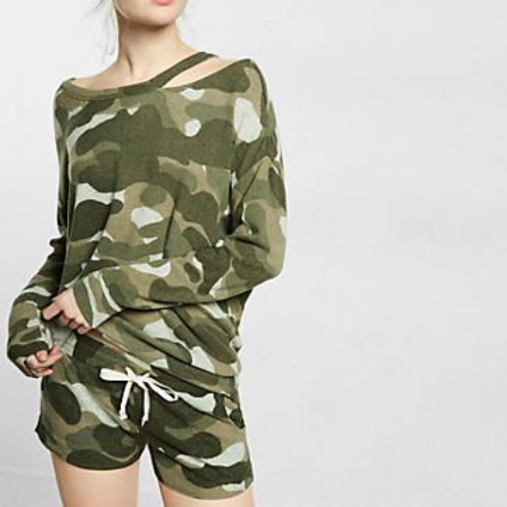 Express One Eleven Camo Soft Shorts - Sz S - NWT